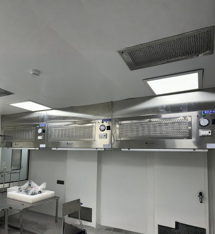 Ceiling Mounted Vertical LAF Unit
